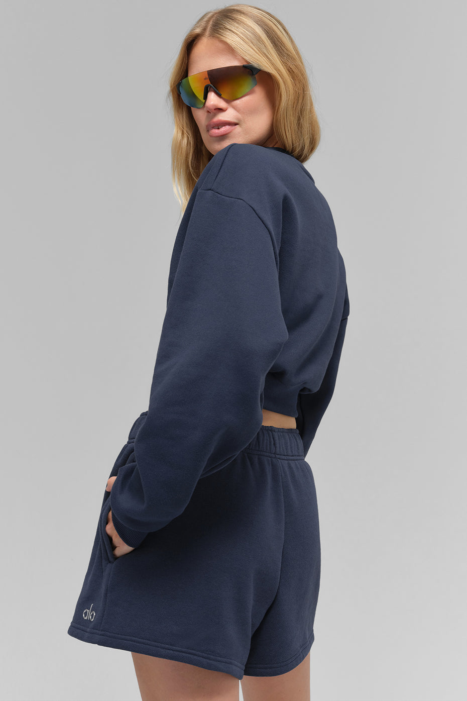 Cropped Accolade Crewneck - Navy