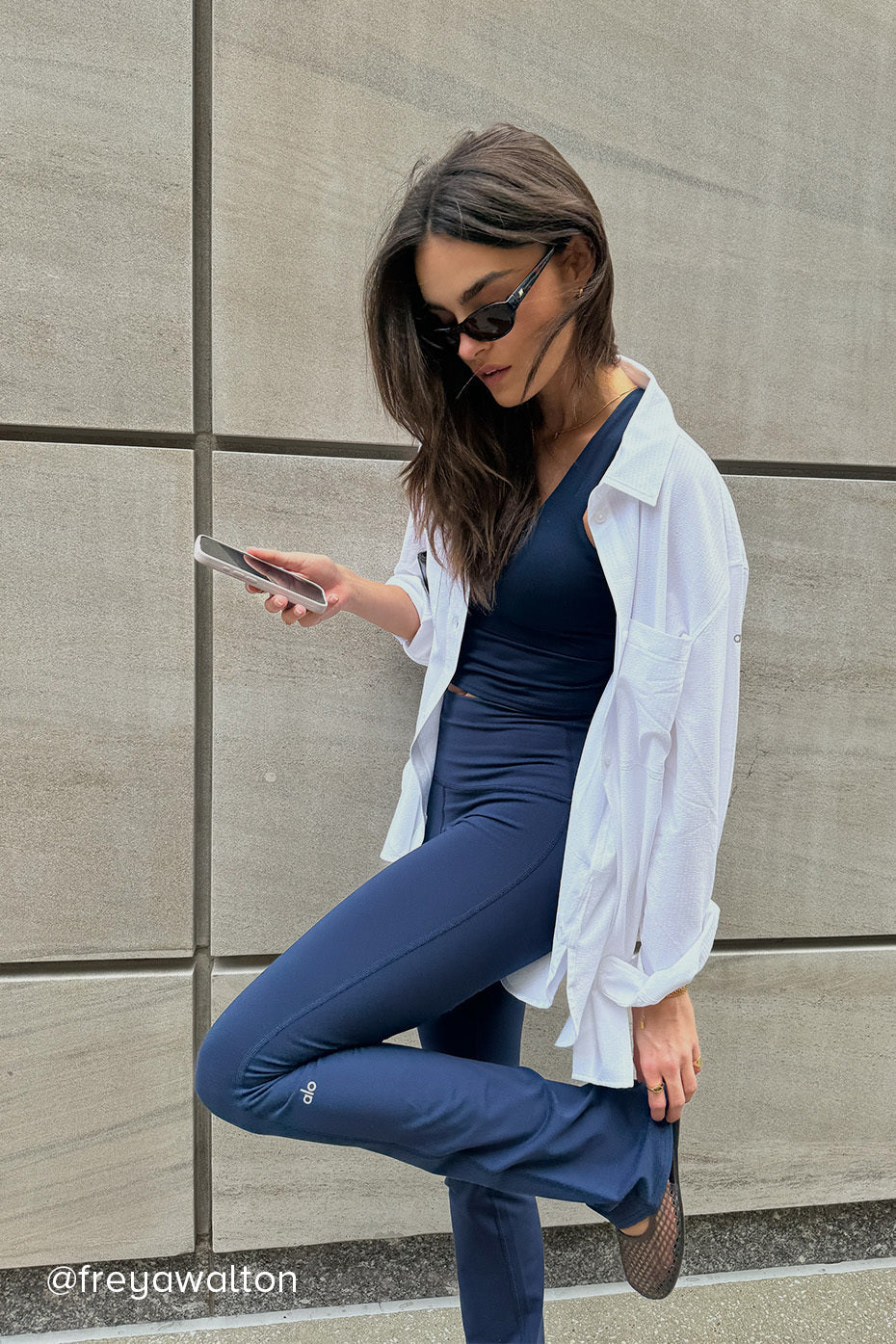 Airbrush High-Waist 7/8 Bootcut Legging - Navy